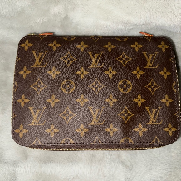 Louis Vuitton PM makeup case - Picture 3 of 9
